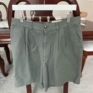 Eddie Bauer green shorts size 16